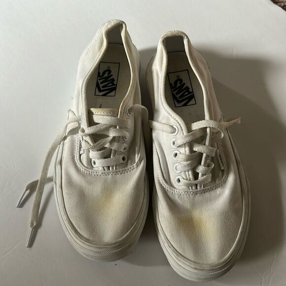 Vans white canvas shoe - Picture 1 of 9